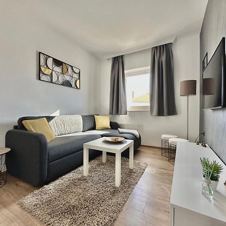 Charming Apartments Dodo Krk Town Bagian luar foto