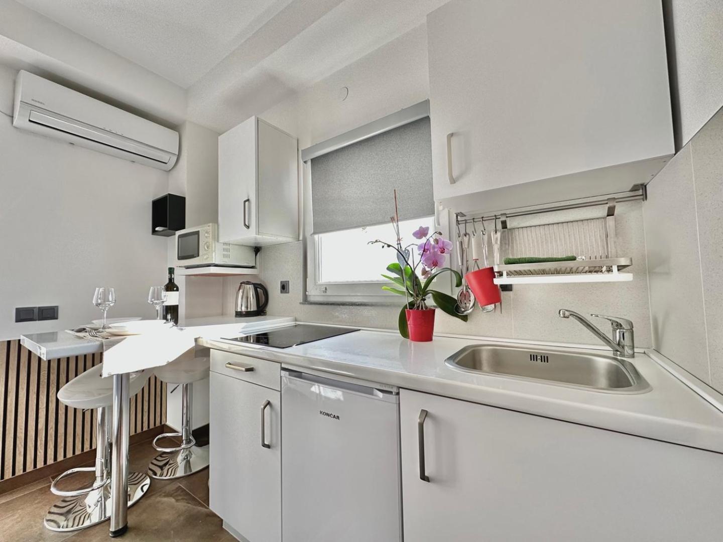 Charming Apartments Dodo Krk Town Bagian luar foto
