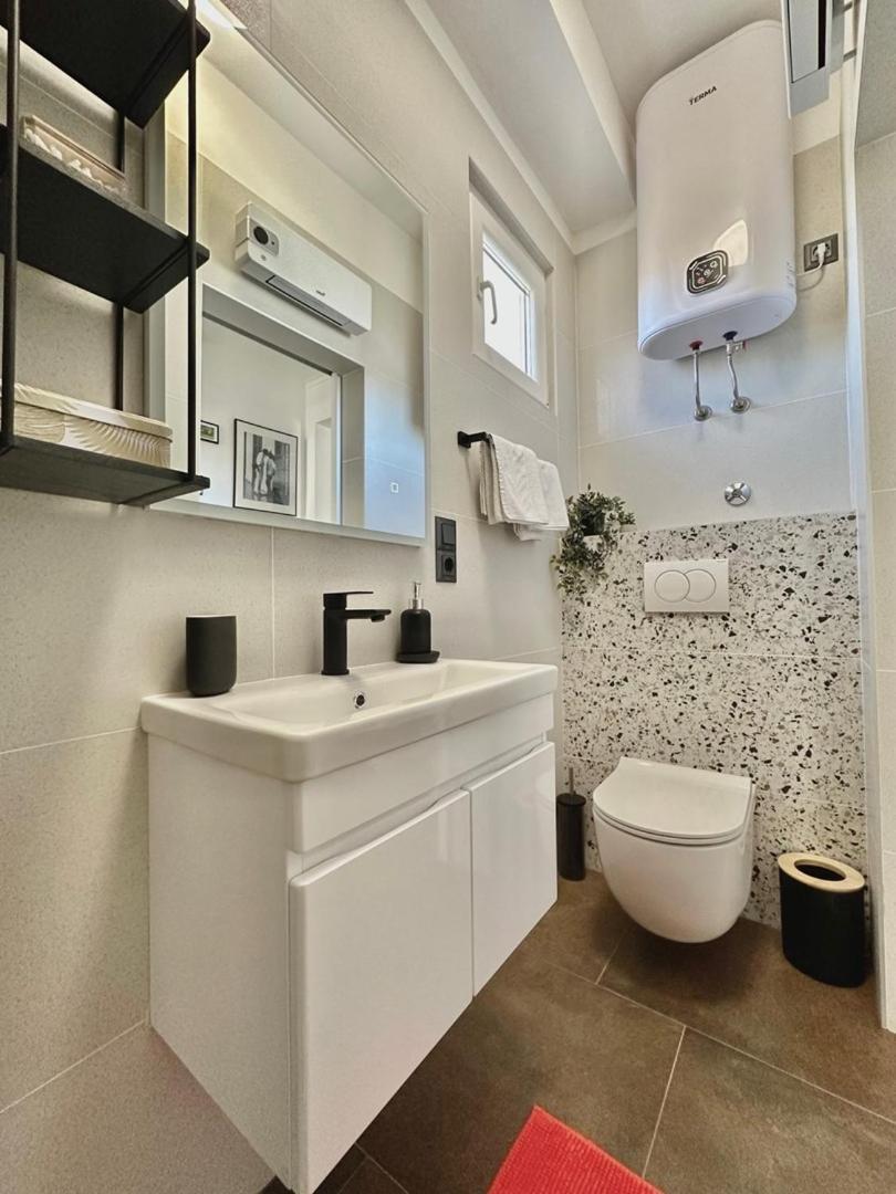 Charming Apartments Dodo Krk Town Bagian luar foto