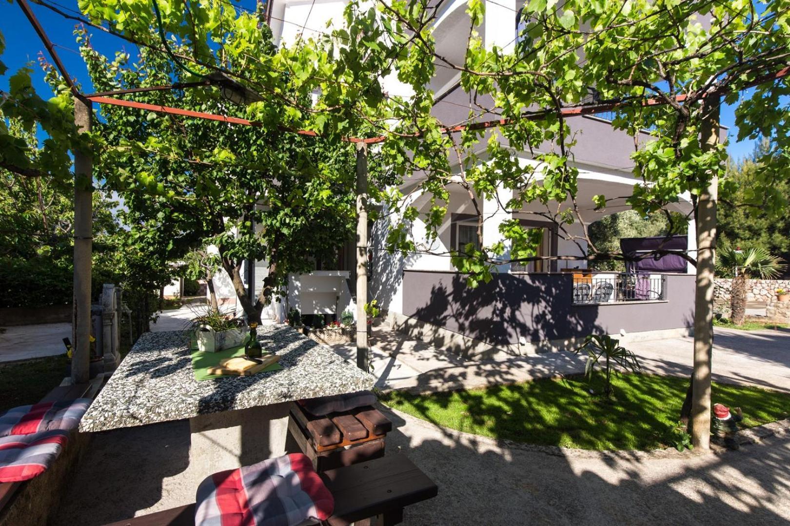 Charming Apartments Dodo Krk Town Bagian luar foto
